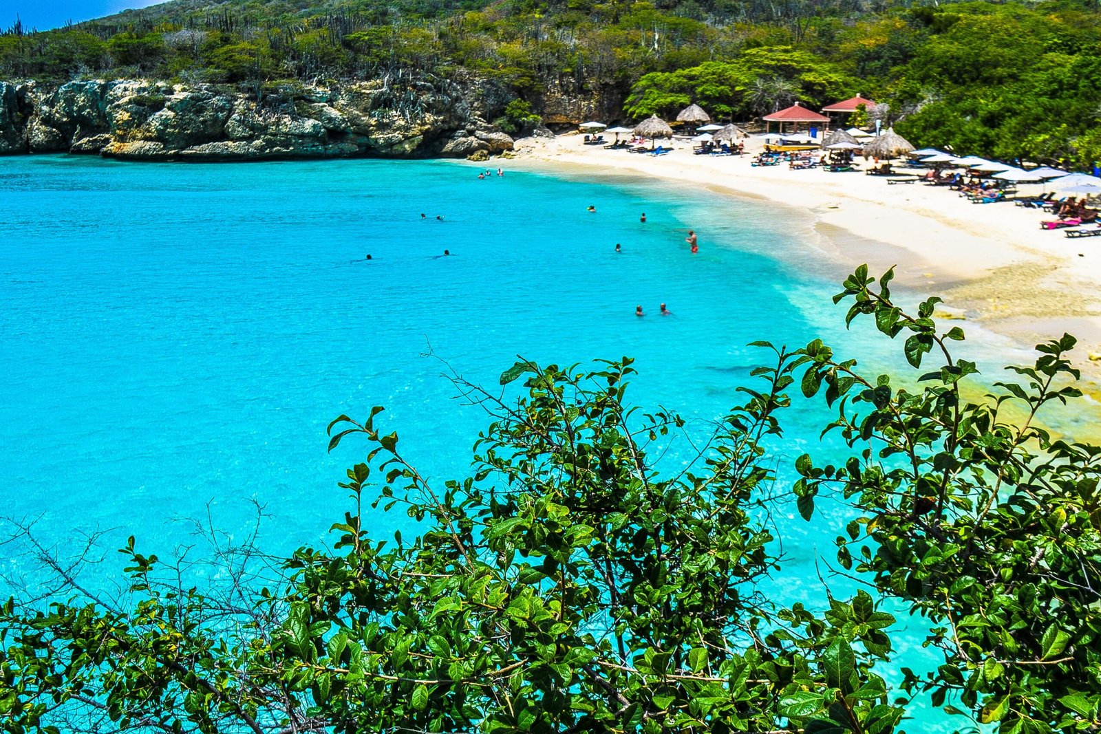 Relax on the Beautiful Beaches of Kenepa Grandi