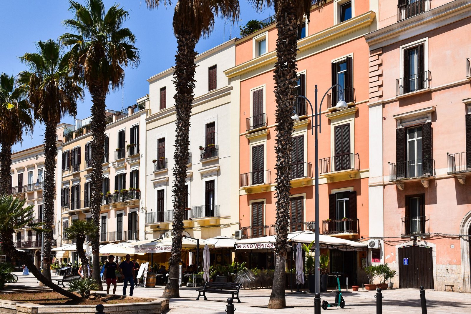 Stroll Through the Charming Streets of Bari Vecchia