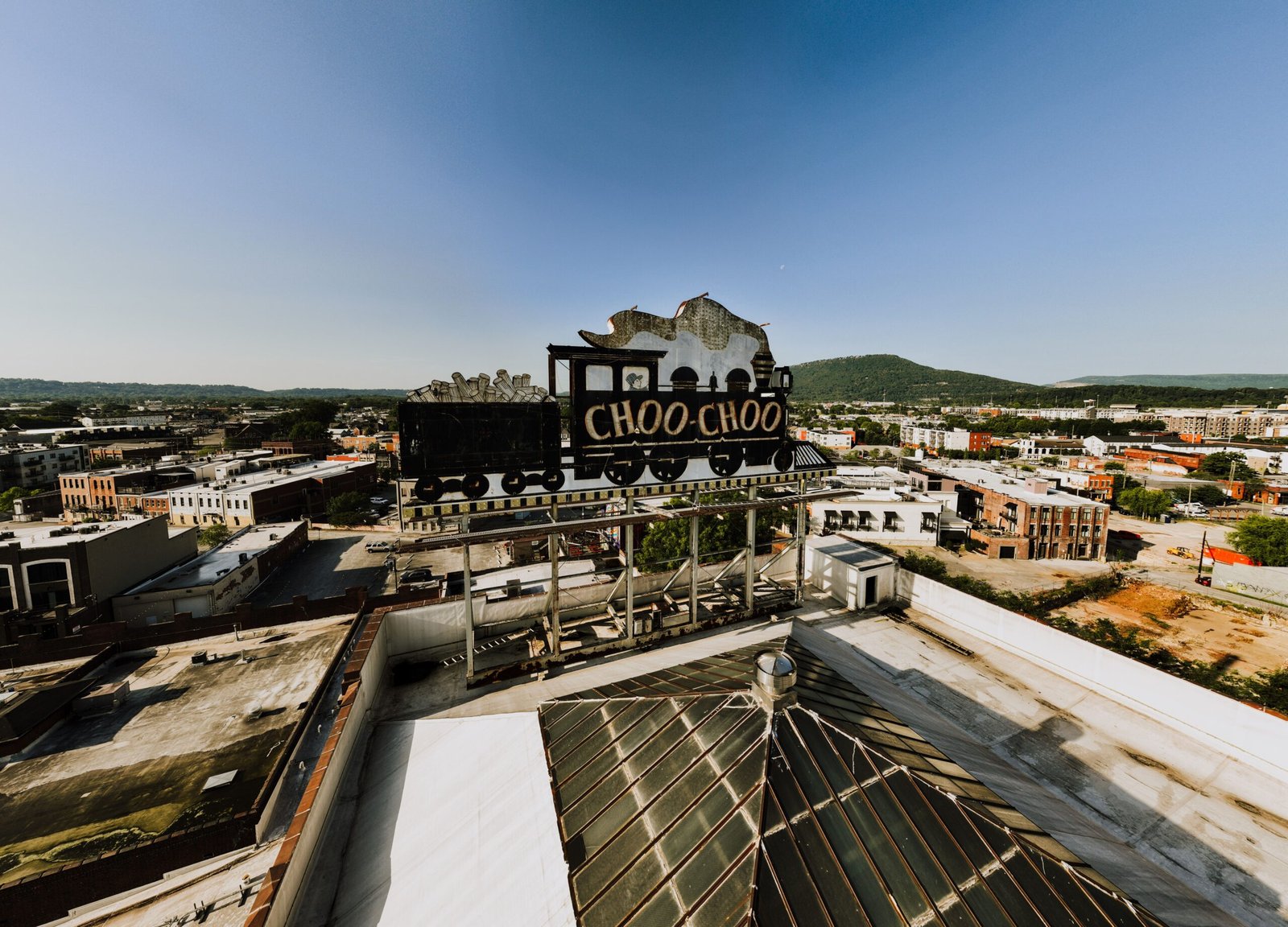 Explore the Chattanooga Choo Choo’s Outdoor Gardens
