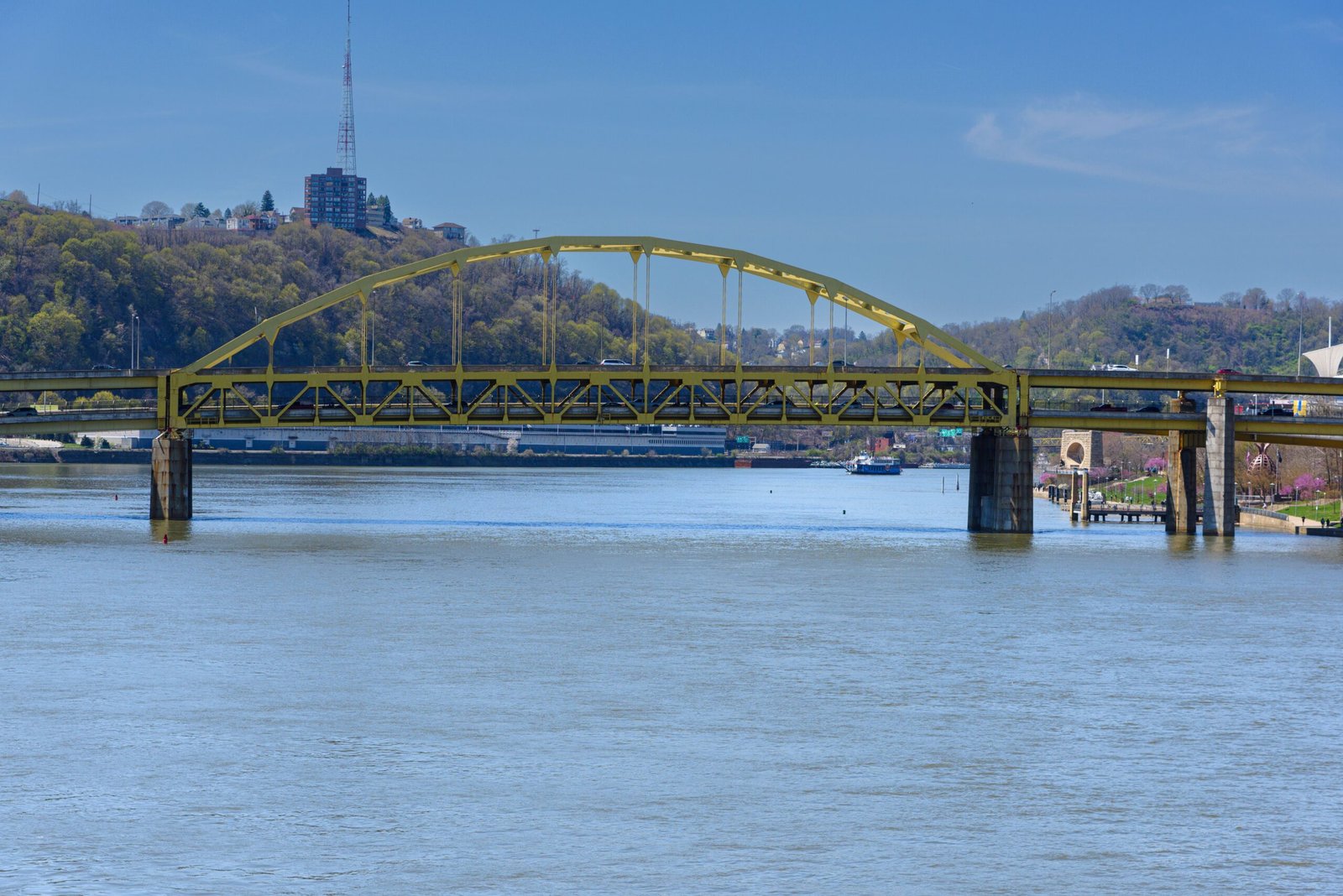 Experience the views from the Fort Duquesne Bridge