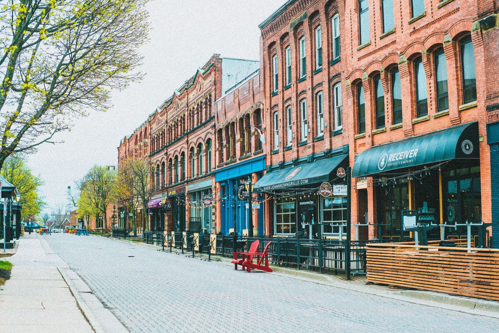Explore the Historic Noblesville Square