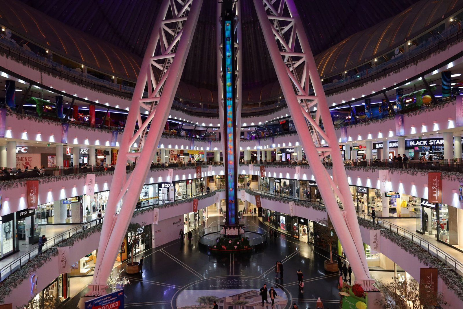 Enjoy shopping at the Southern Park Mall
