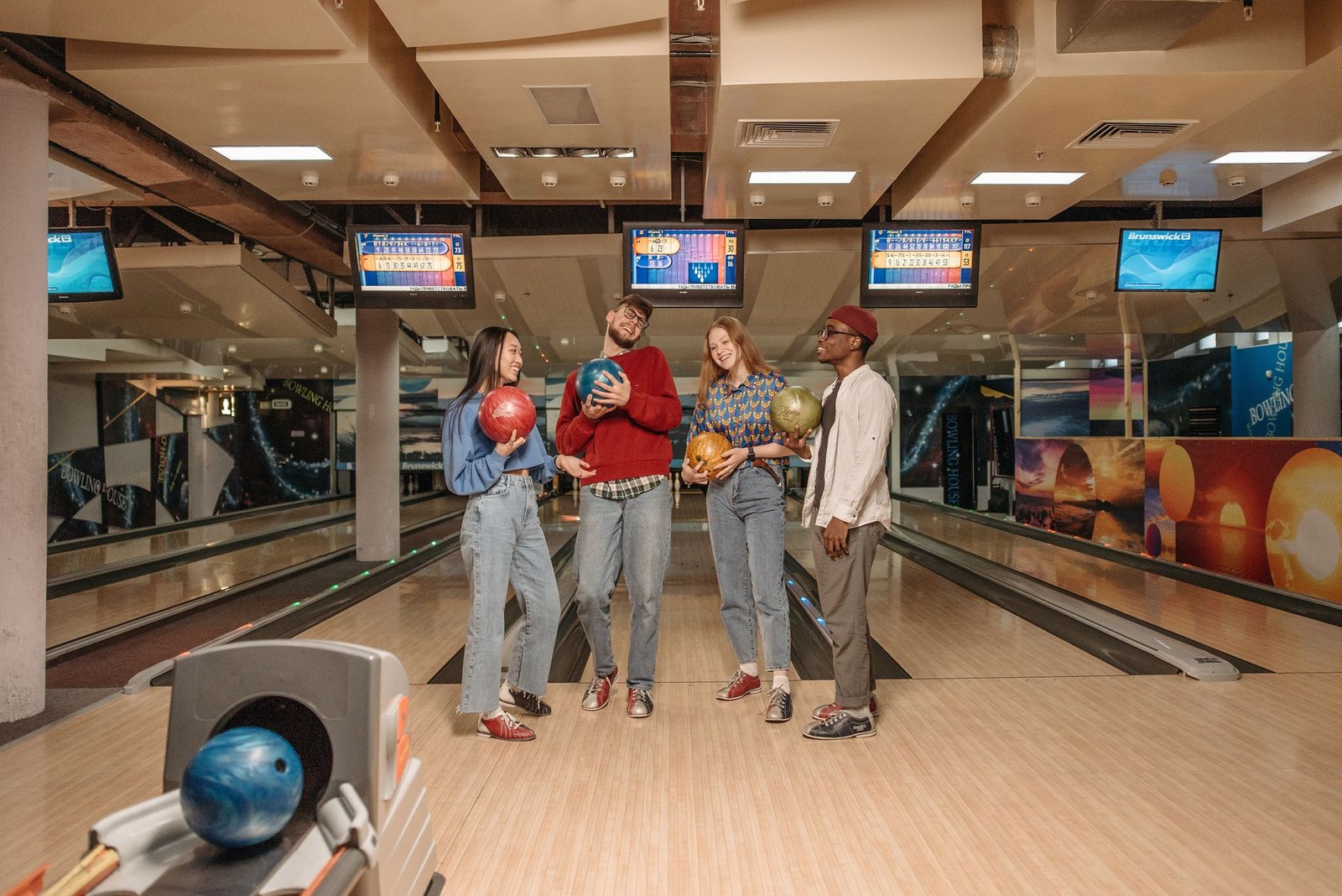 Have a fun outing at the Maryville Bowling Center