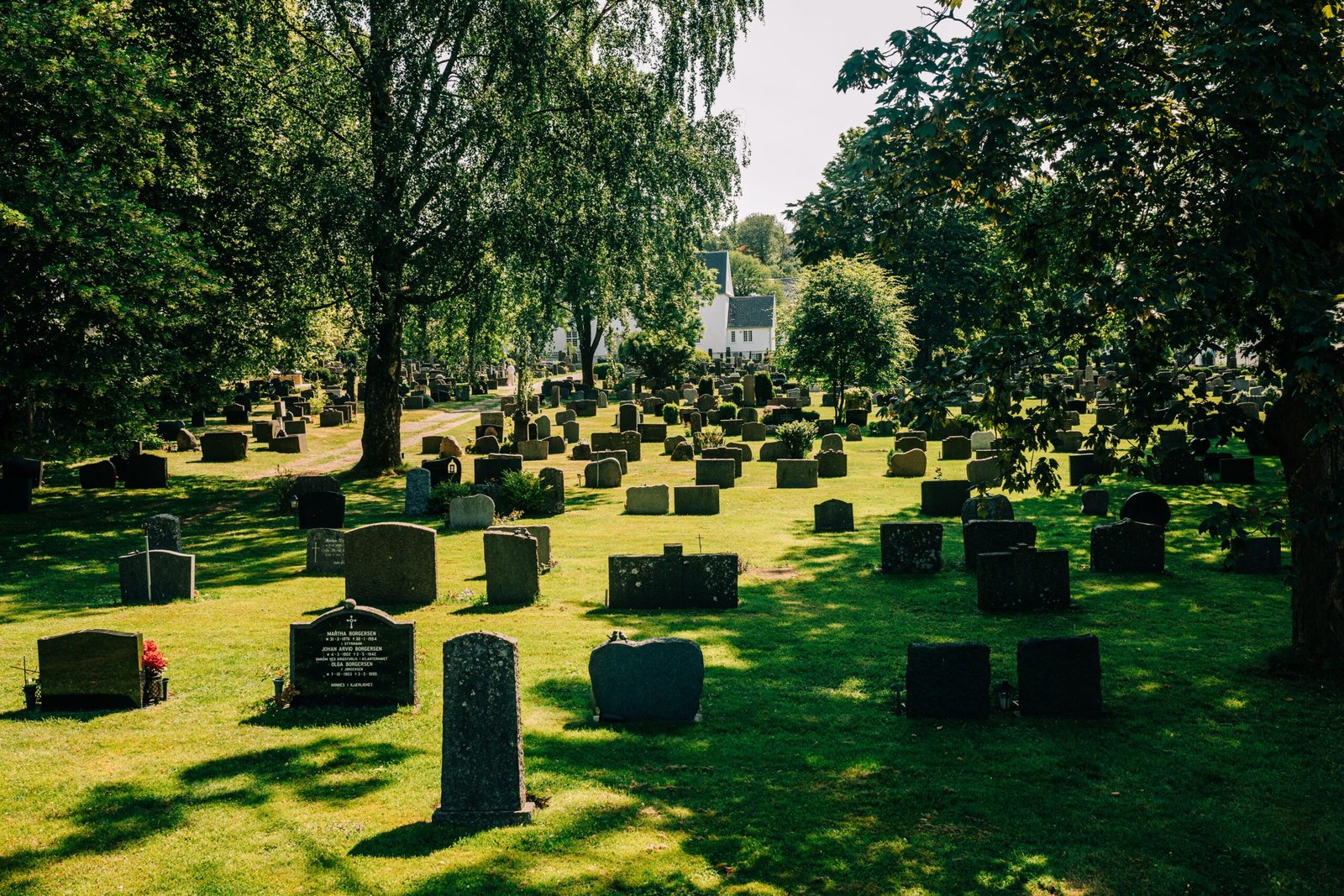Visit the Glenwood Cemetery for its beautiful landscapes