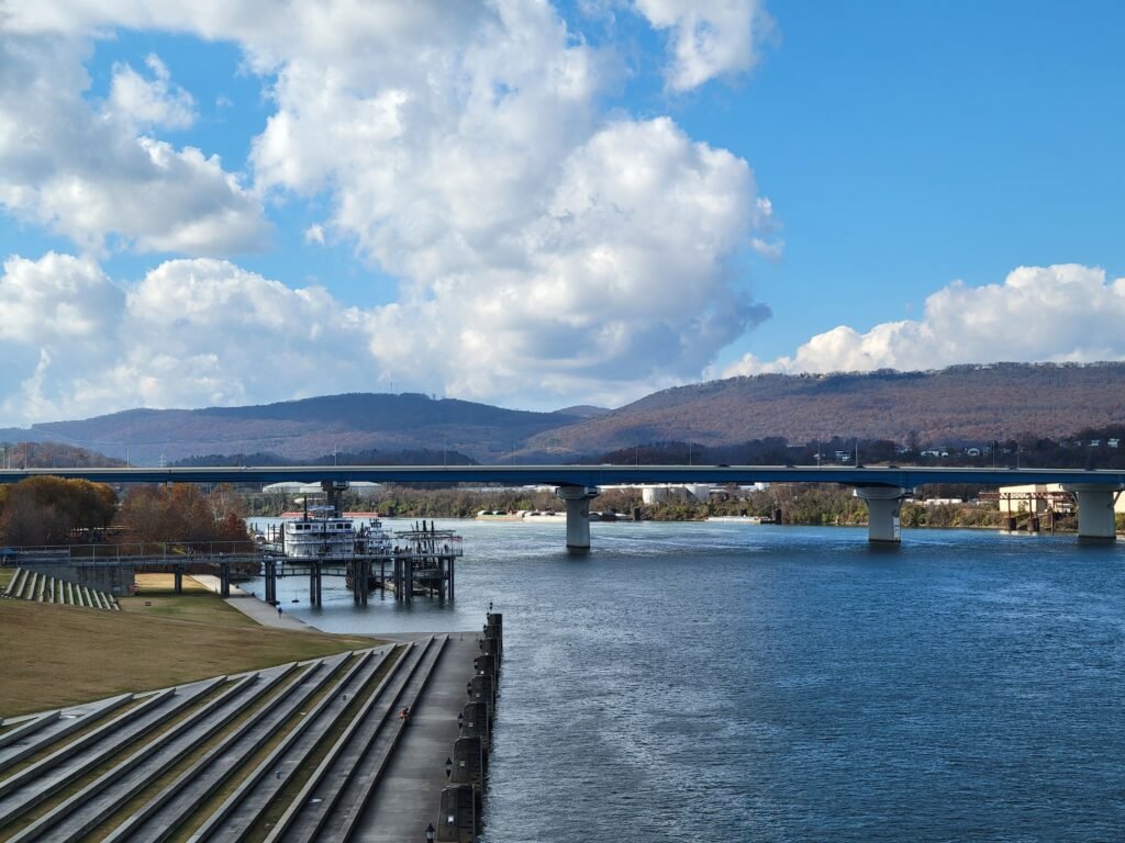 Stroll along the Tennessee Riverwalk