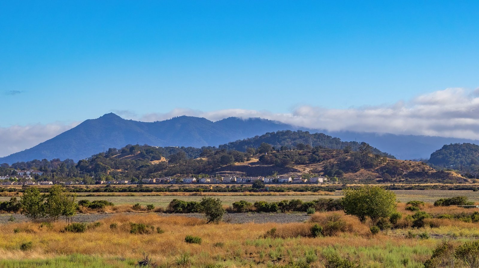 Check Out the Sutter Buttes, the Smallest Mountain Range in the World