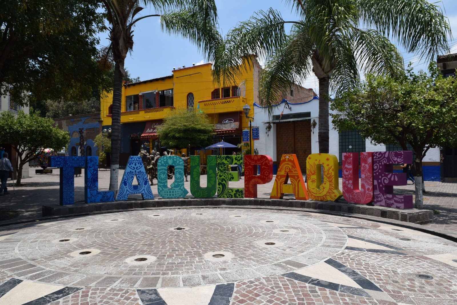 Explore the Art Galleries in the Tlaquepaque Arts & Shopping Village