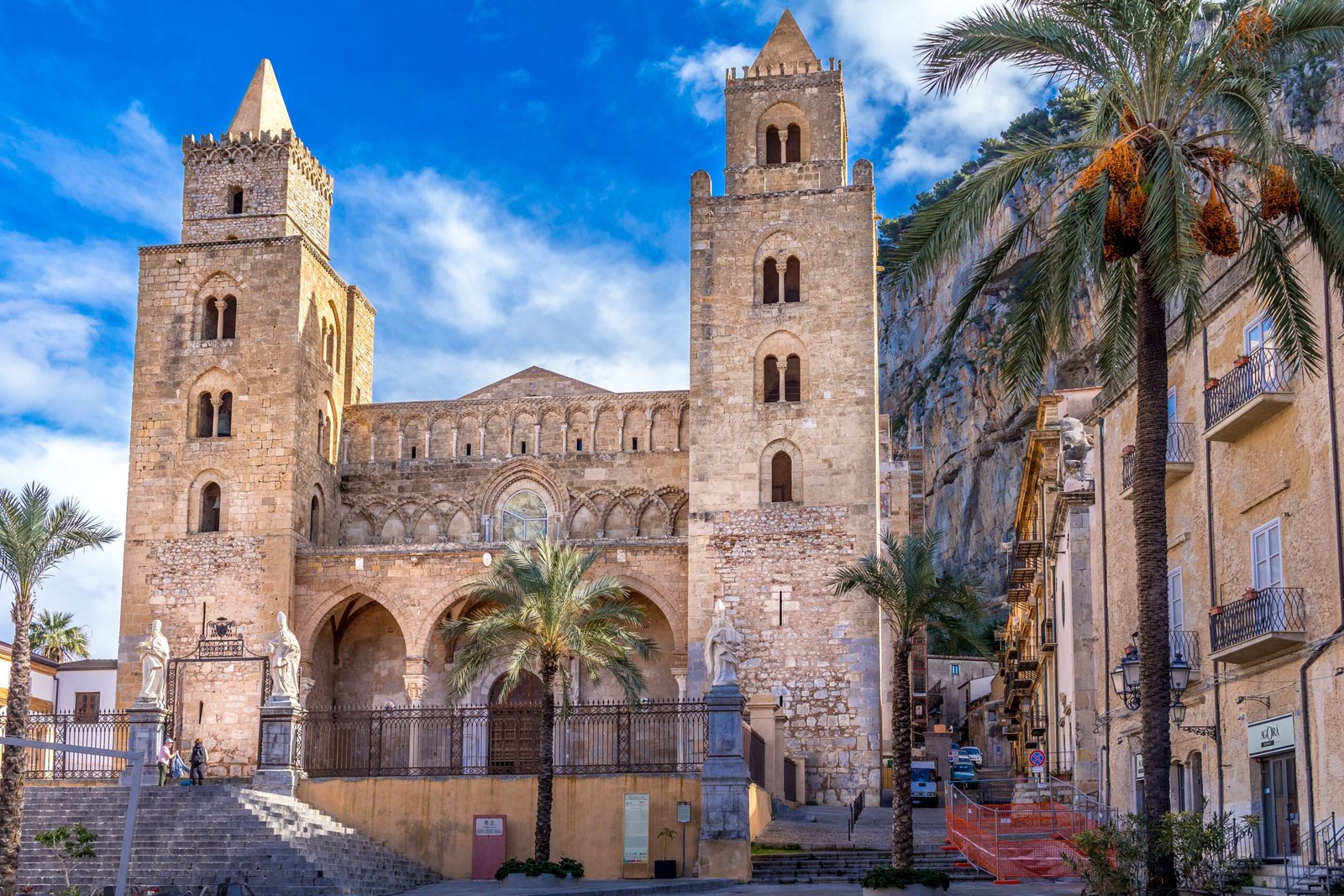 Visit the Stunning Cefalù Cathedral