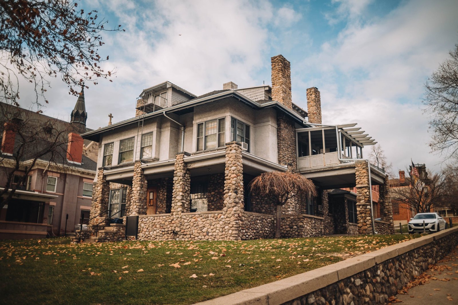 Take a Guided Tour of the W. B. Gunter House