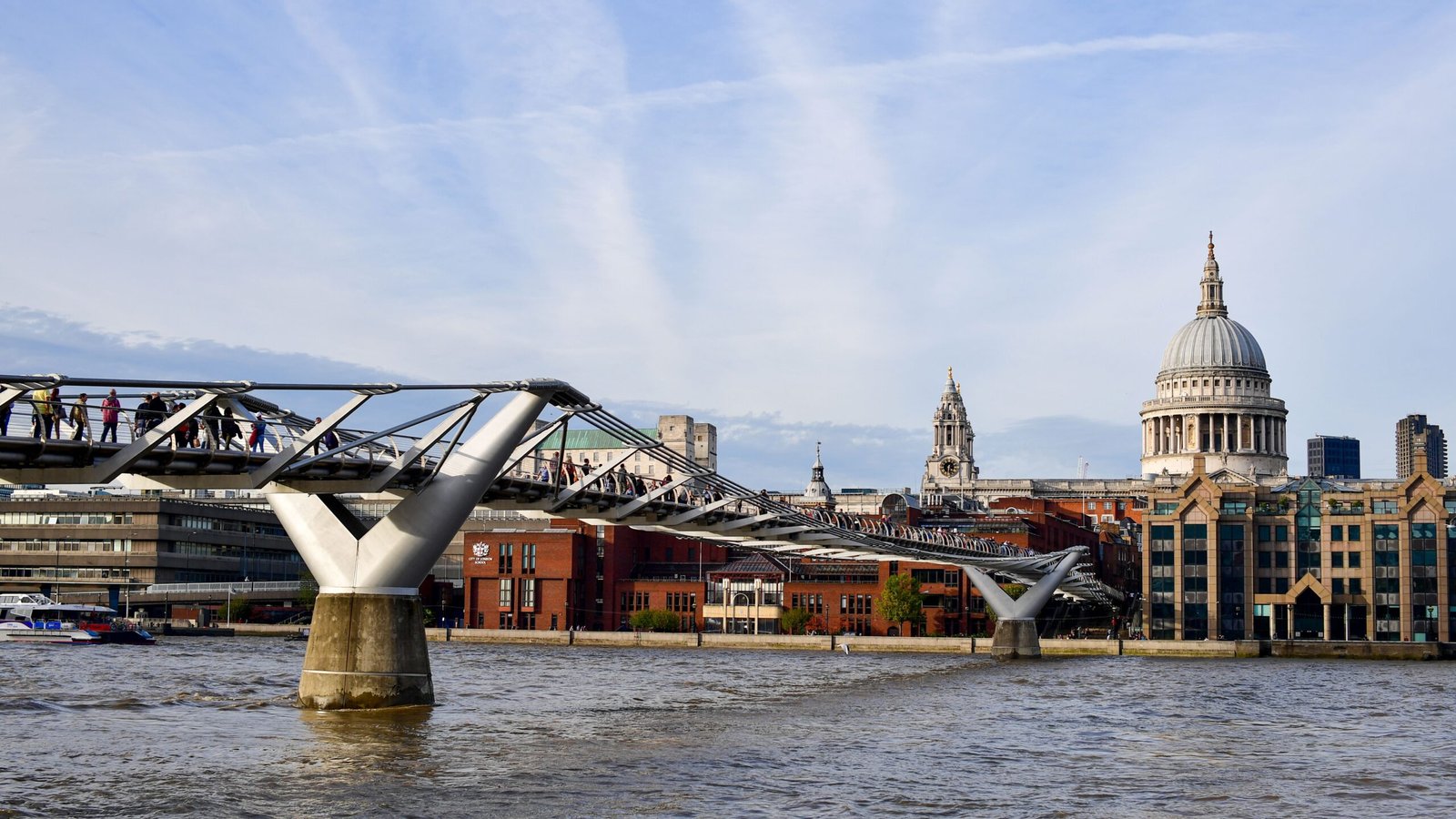 Walk Along the Millennium Bridge, Featured in "Harry Potter and the Half-Blood Prince"