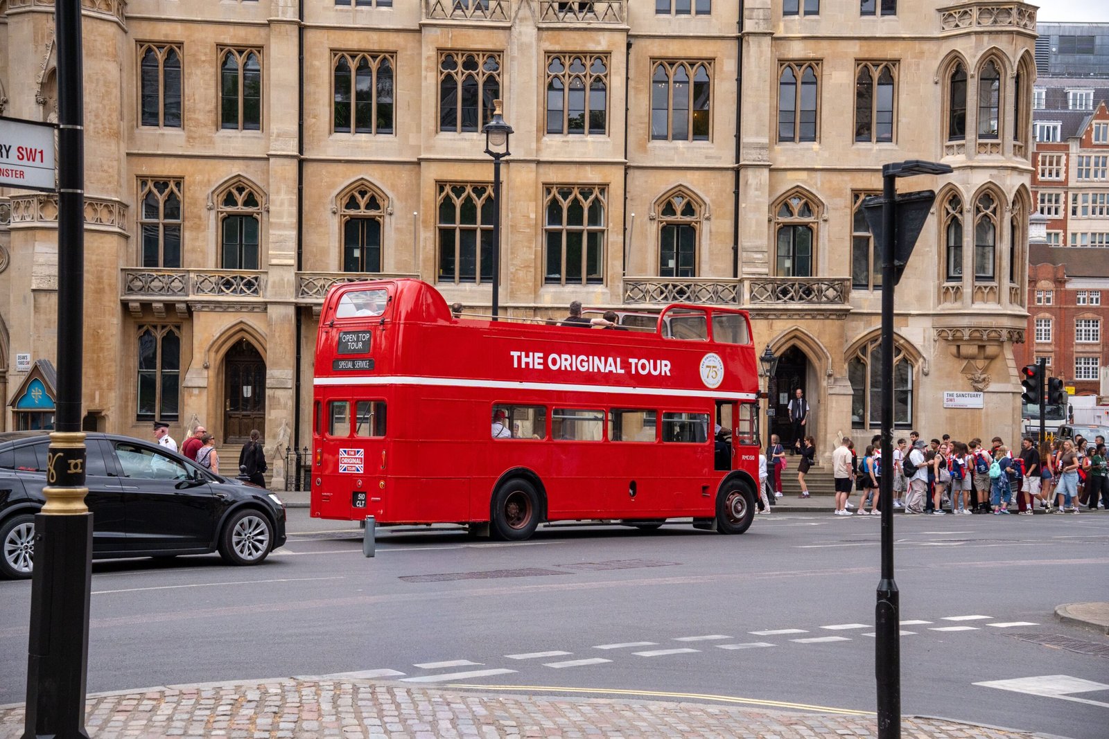Take a Guided Harry Potter-themed Bus Tour Around London