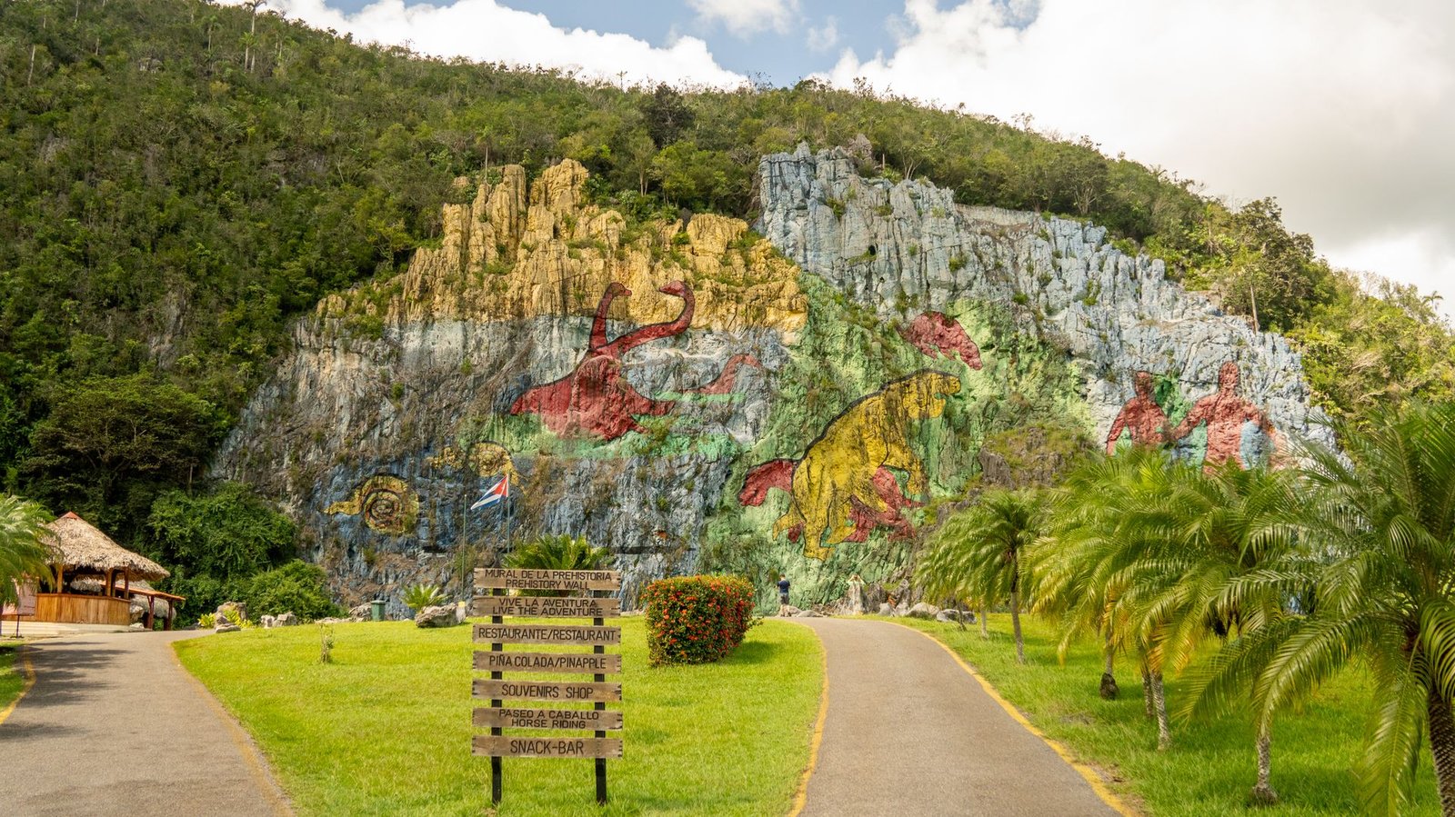 Walk Through the Beautiful Jardines de la Tropical