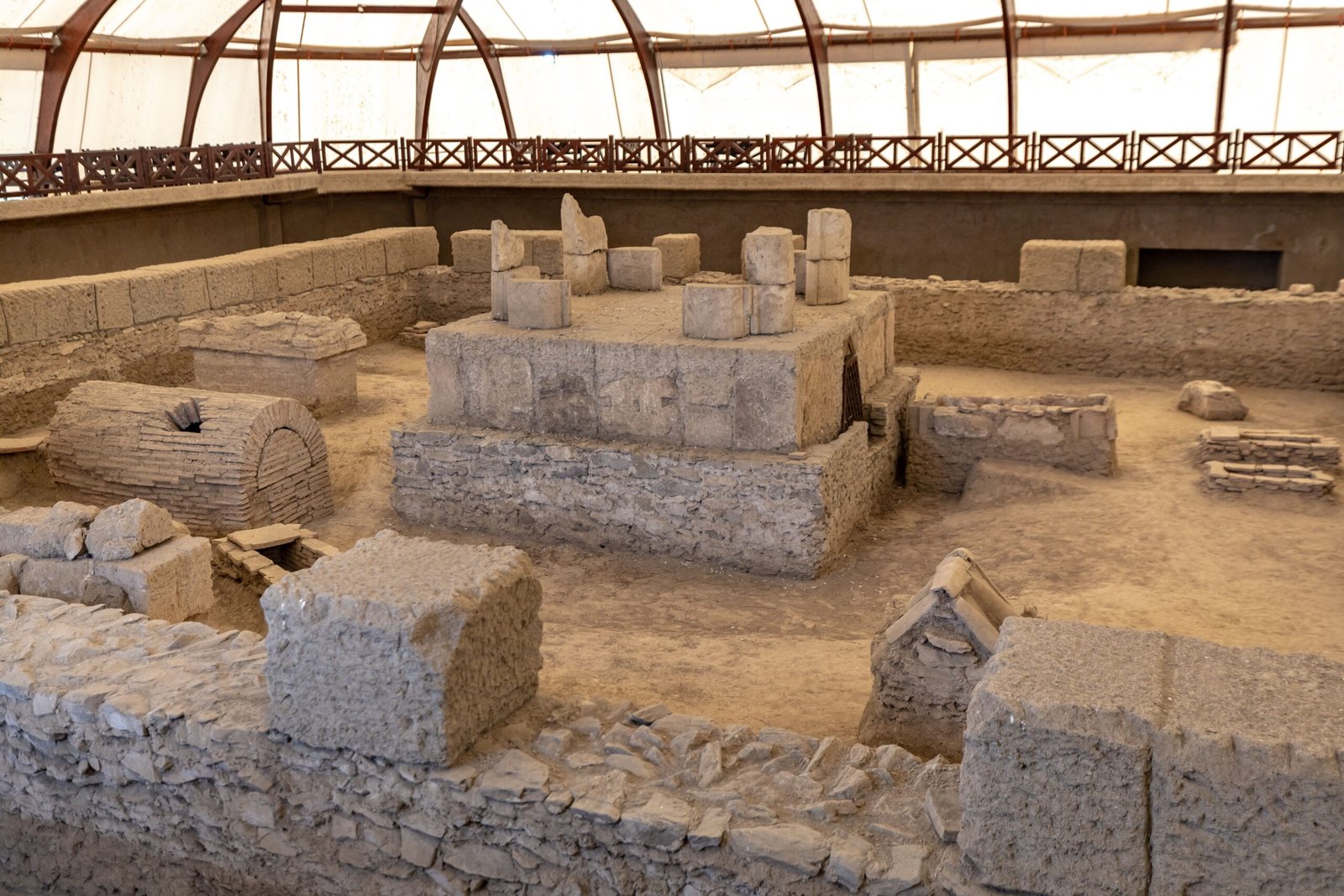 Discover the ancient city of Memphis and its artifacts