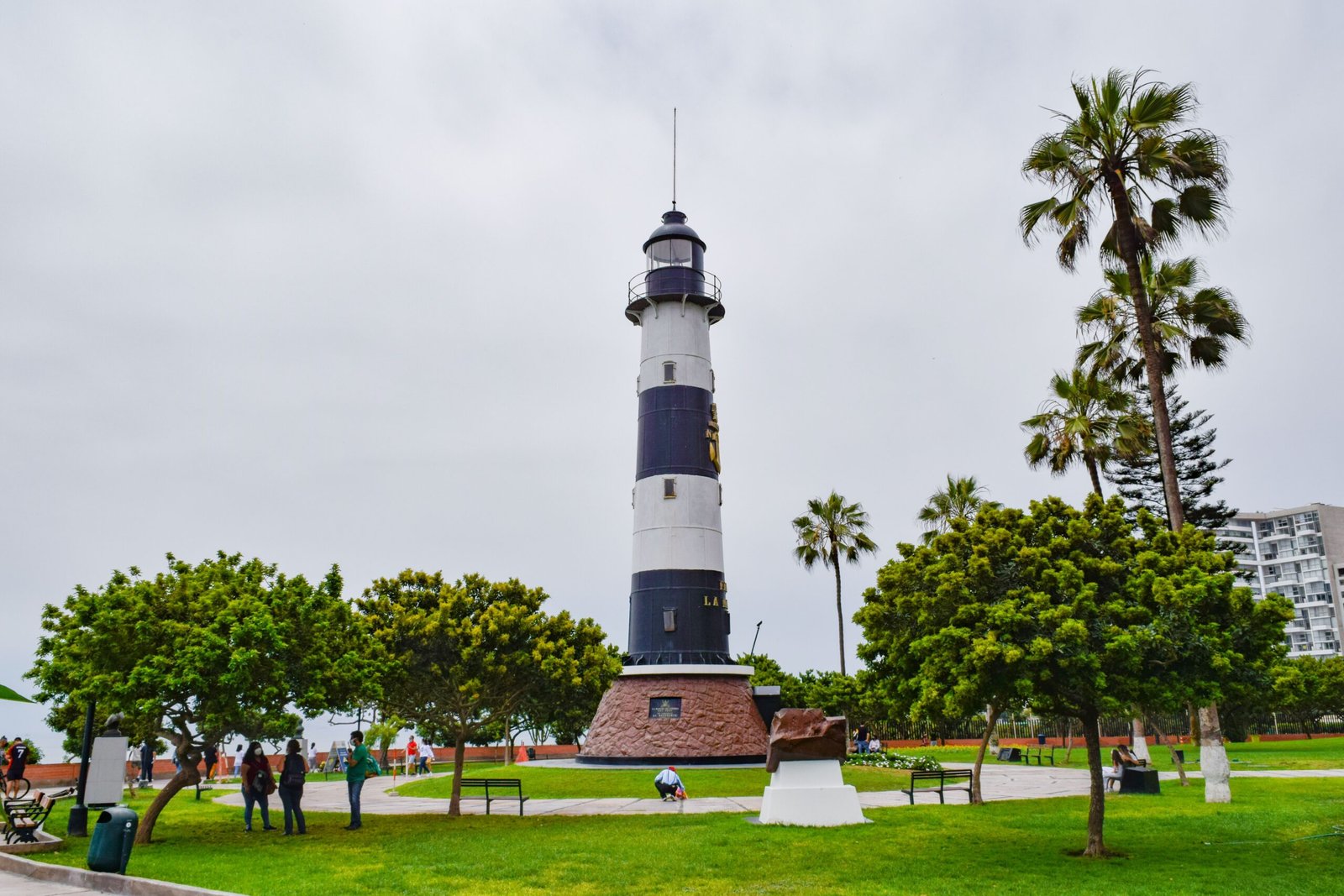 Stroll along the Faro Marina