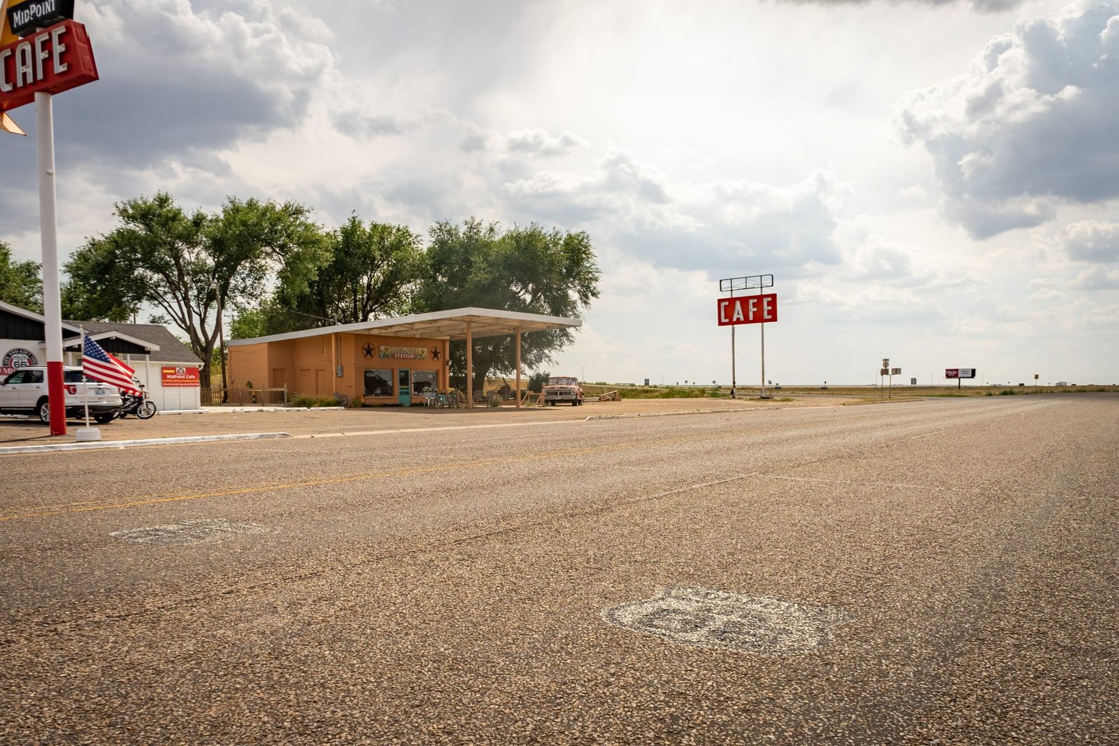 Take Family Photos at the Route 66 Wigwam Village