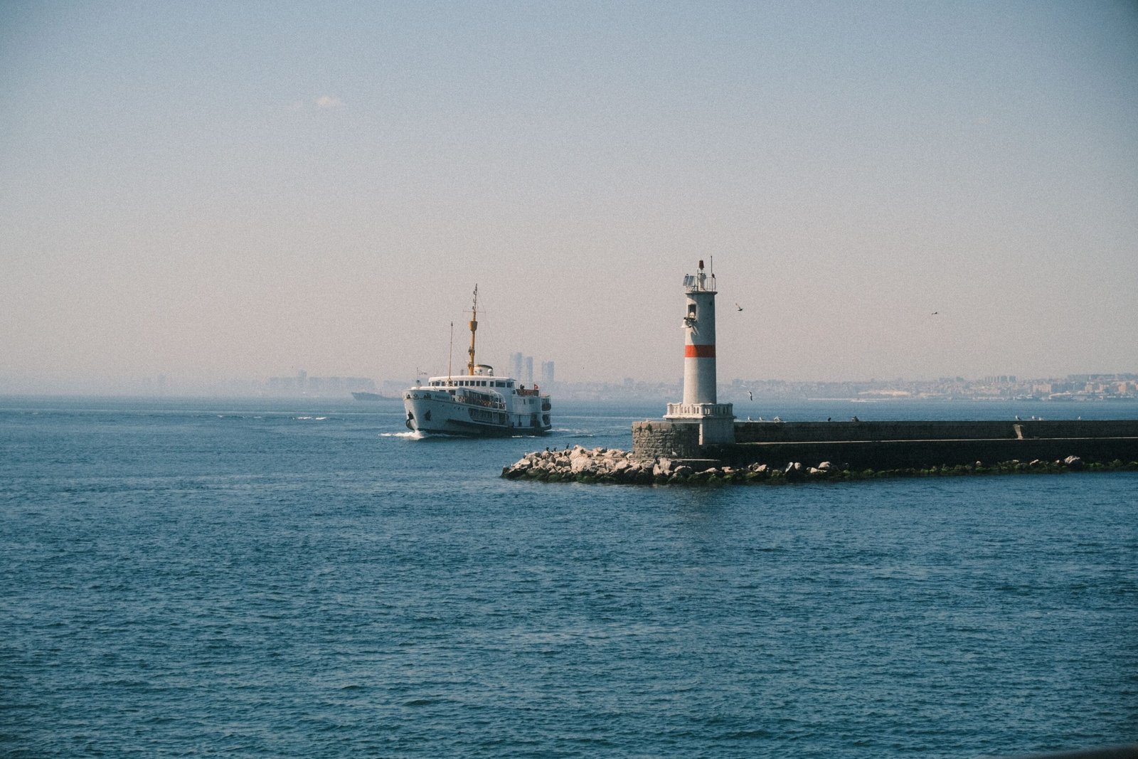 Take a Scenic Ferry Ride to Dockyard