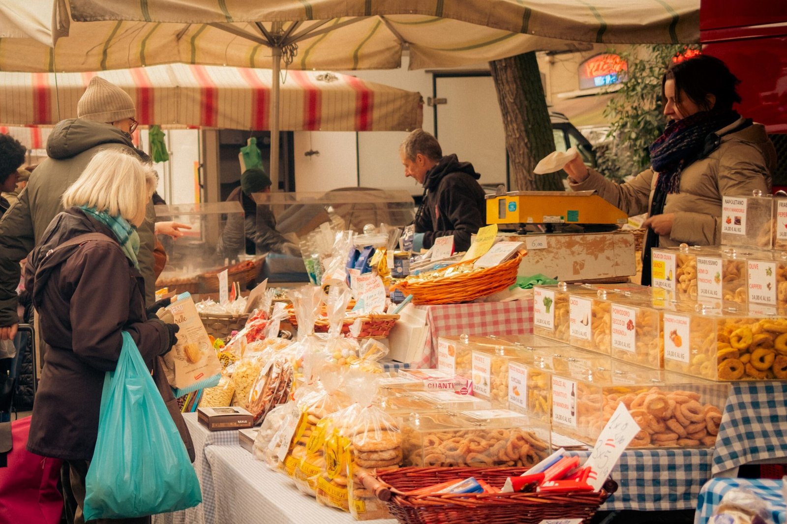 Explore the Vibrant Culture at Marigot Market
