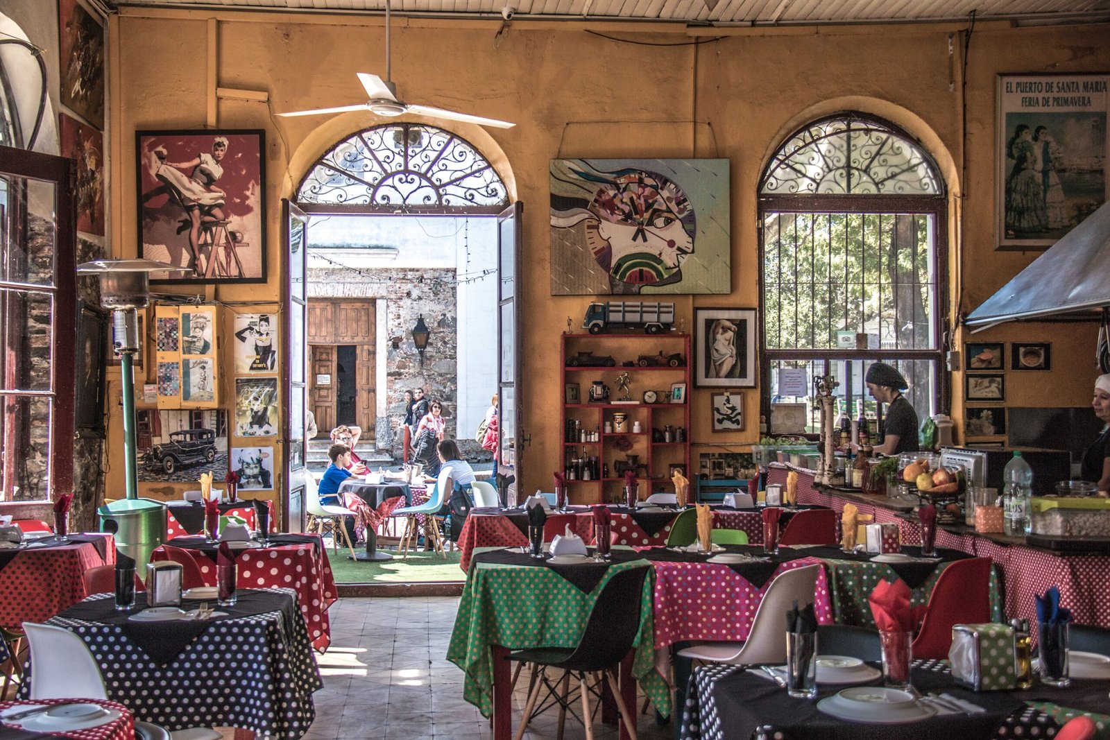 Take a Guided Tour of the Picturesque Colonia Suiza and Enjoy a Traditional Meal