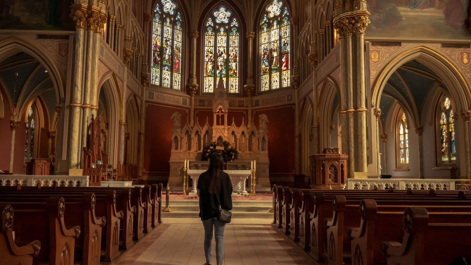 Take a Guided Tour of the Loretto Chapel