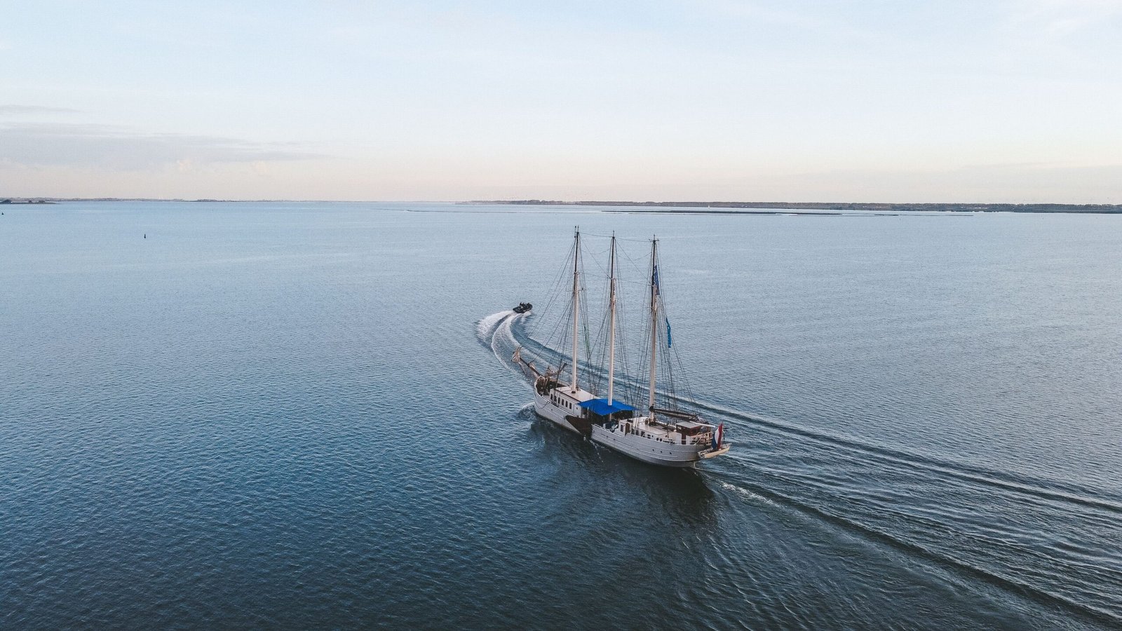 Take a Scenic Cruise on the Boothbay Harbor with Scenic Views of the Coastline