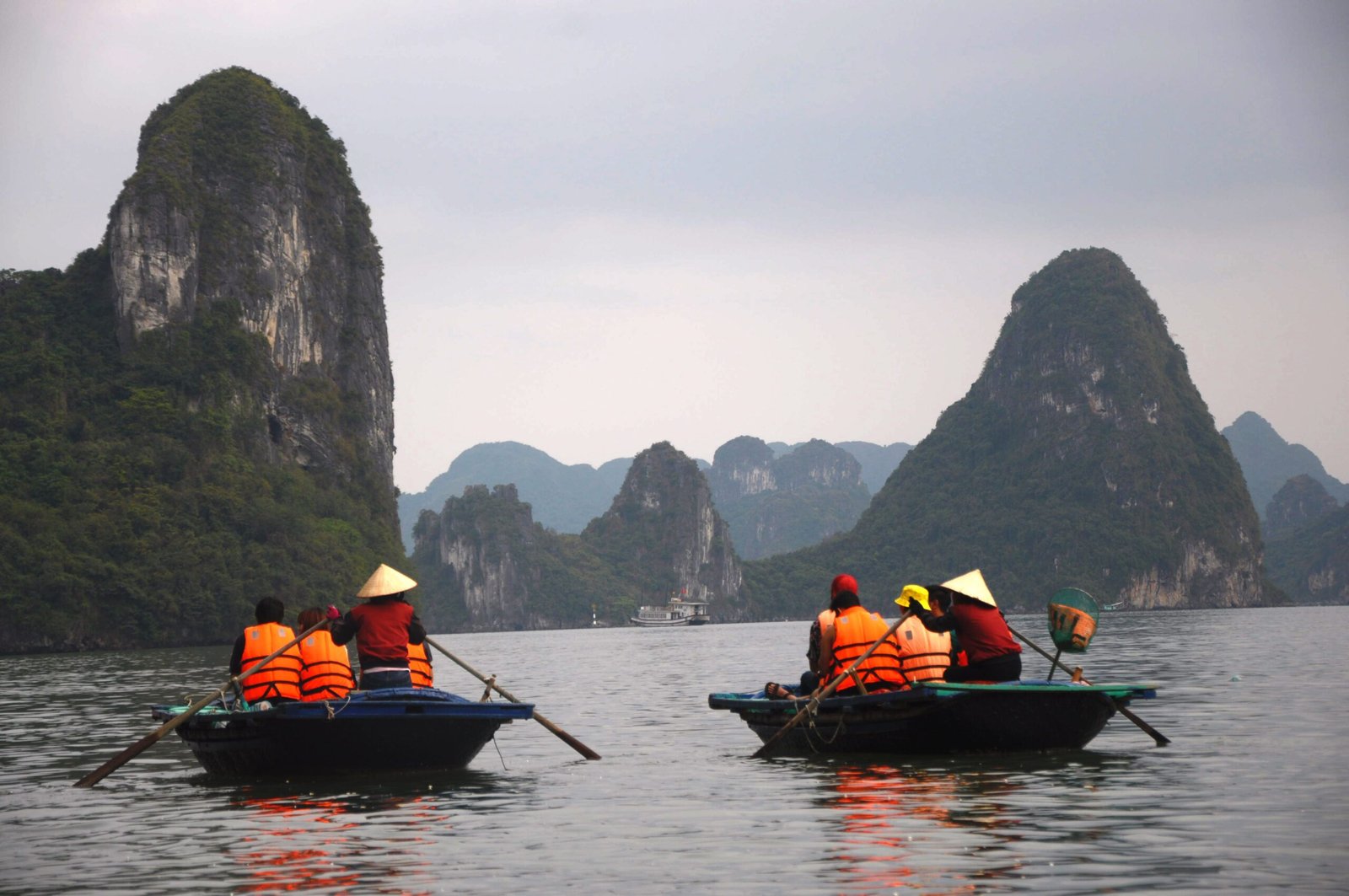 Take a boat tour to the pristine islands of Mong Tay and Gam Ghi for a day trip.