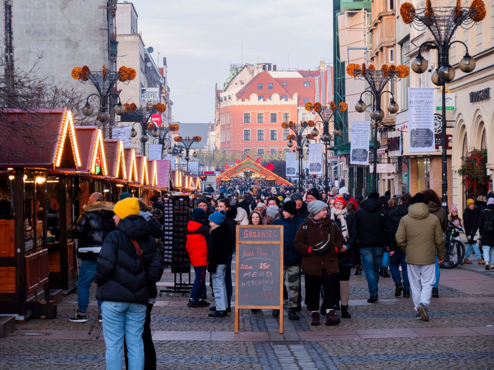Experience the Vibrant Atmosphere during the Heikinpaiva Winter Festival