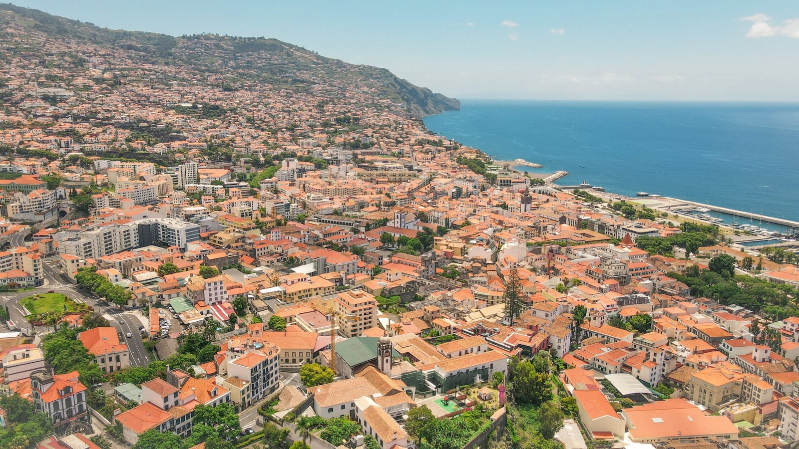 Overview city of Funchal