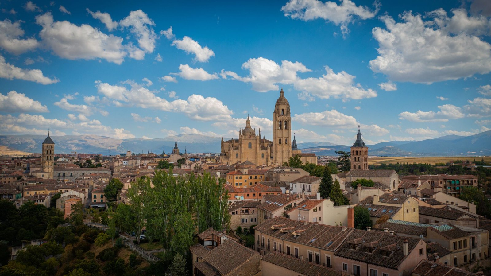 Overview city of Segovia